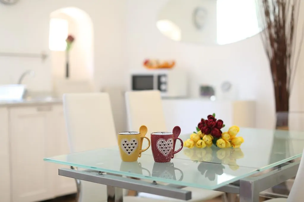 Petrarca Apartment Rome 0*,  Италия